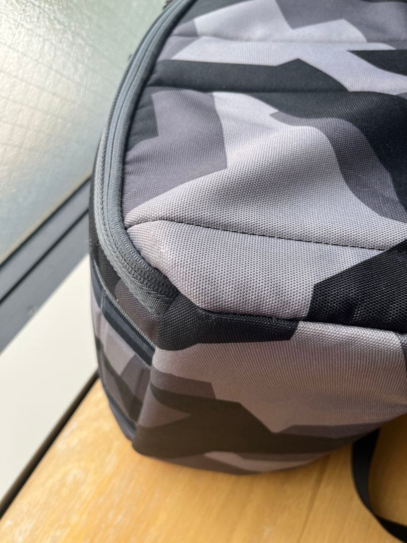 Douchebags Db The Hugger 30L EVA Camo 限定 - メルカリ