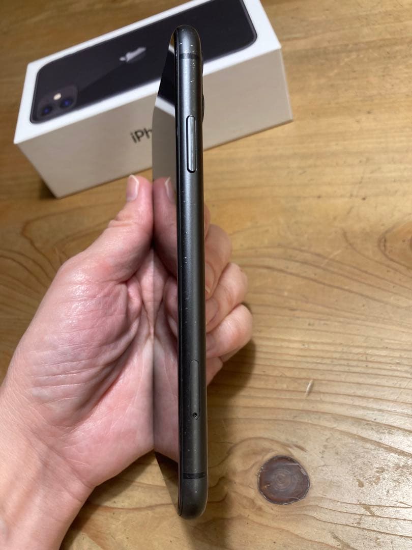 Apple iPhone 11 ブラック 本体