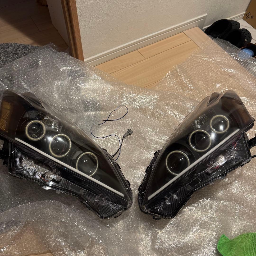 プリウス α 純正 加工品 3連 イカリング付 前期 LED ヘッドライト 40系 プリウスα 前期 純正加工品 ブラック塗装&イカリング&白LED増設