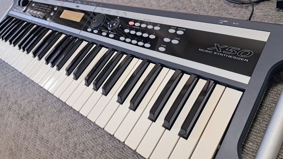 美品】KORG X50 シンセサイザー 61鍵盤（ベロシティ対応） - メルカリ