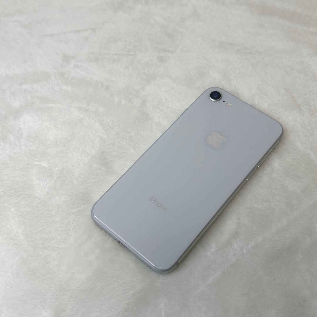 ✨美品✨ iPhone8 ホワイト　64GB 最大容量78%