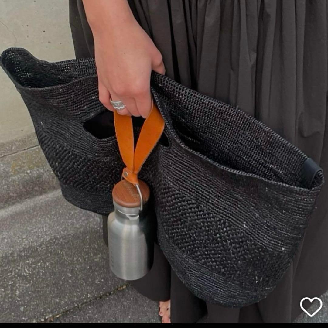 エトレトウキョウ⭐︎新品未使用⭐︎ラフィアバッグ　ブラック TORY BURCH（トリーバーチ） トートバック ラフィア エラハンド