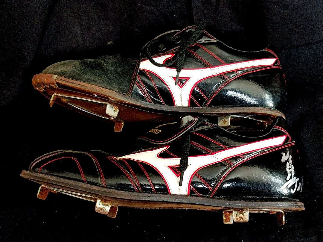 渡辺俊介 直筆サイン入り 実使用 スパイク ロッテ 支給品 - メルカリ