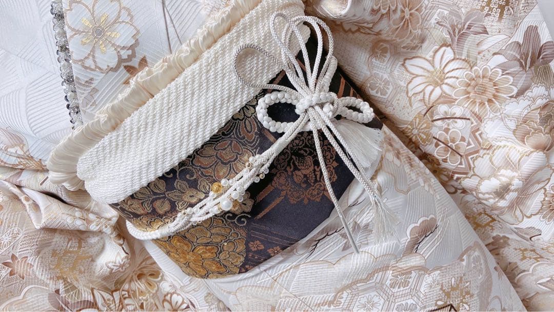 振袖 クリーム色と金色の花柄 成人式 振袖7点セット 正絹 振袖フル