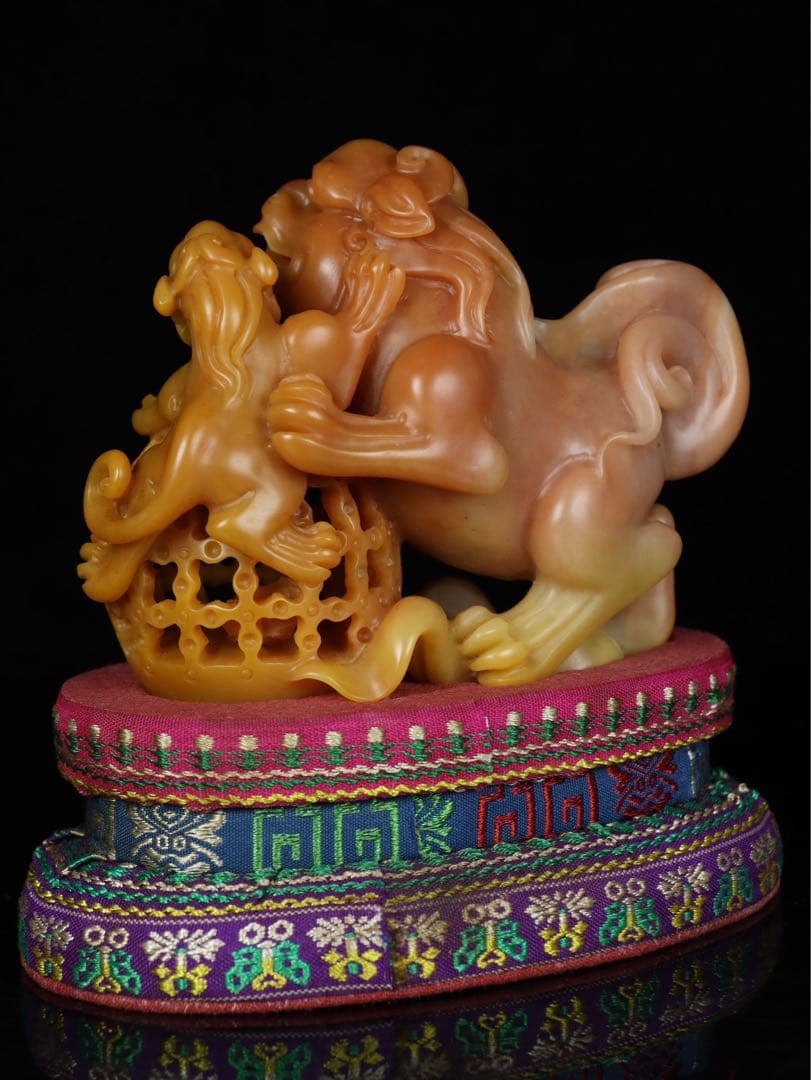 天然 寿山石 獅子・親子 透かし細工 極彫刻 置物 アンティーク 時代物