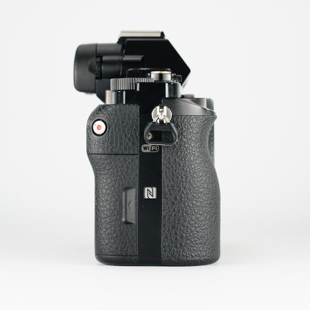 魔法のカメラ☆SONY α7S☆12,895回完動美品ILCE-7S 564 - メルカリ