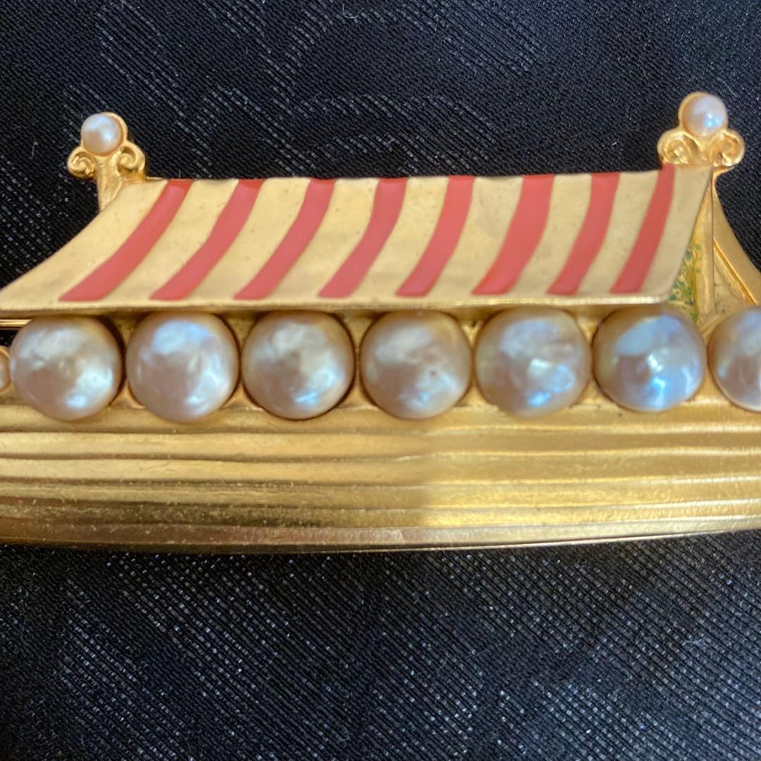 超希少デザイン ❤️カール・ラガーフェルド❤️ 龍頭鷁首風のブローチ