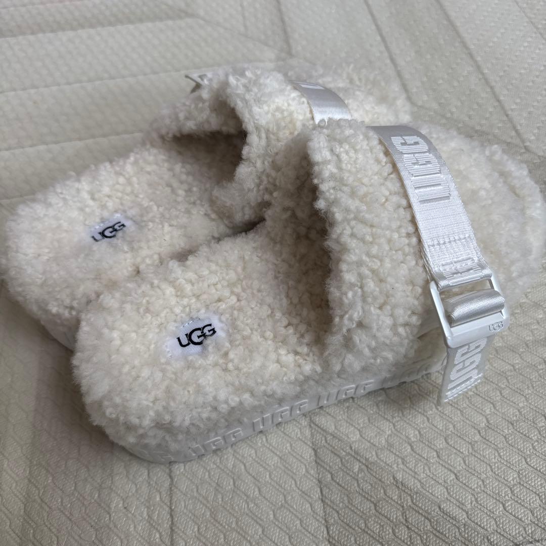 UGG フラッフィータ 新品同様美品　ファーサンダル　24.0 2026年最新】フラッフィータ uggの人気アイテム - メルカリ