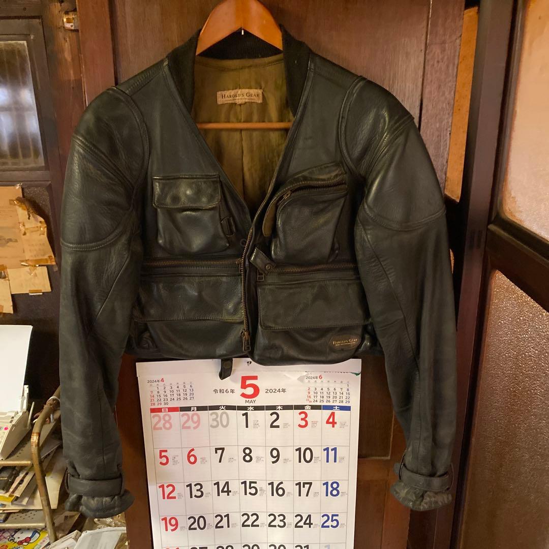 傑作‼️ ハロルズギア ベリーショートレザージャケット - メルカリ