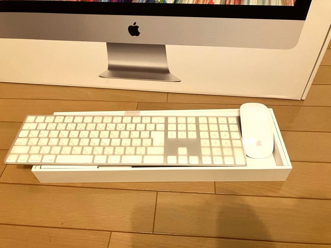 iMac 2019 27インチ Retina5K VESAマウント搭載 - メルカリ