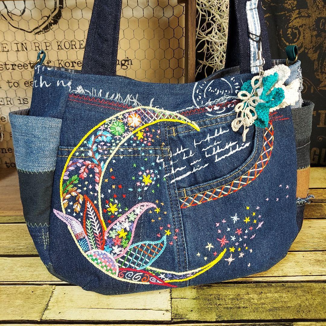 刺繍デニムバック　No.661　デニムリメイク　刺繍バック　丸いバック　月 刺繍デニムバック No.574 デニムリメイク ショルダーバッグ 刺繍バック