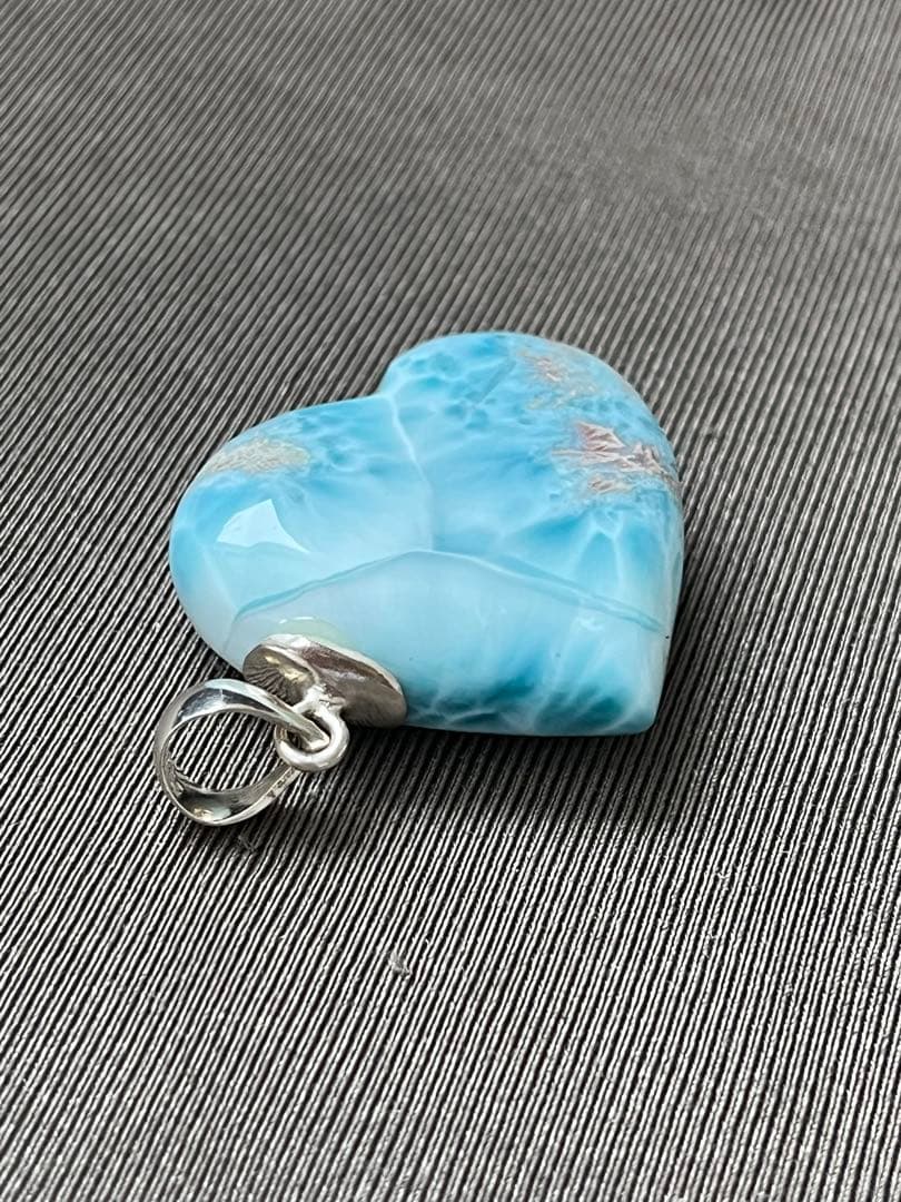 天然石☆高品質！ラリマー横向きハート型ペンダントップ☆両面模様が