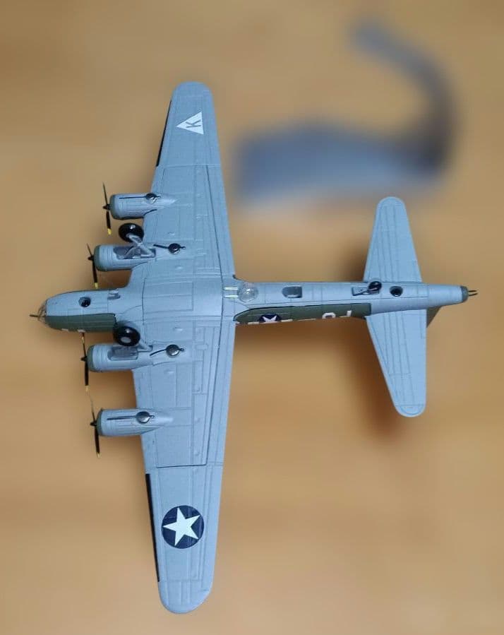 ボーイング B-17 フライングフォートレス（Flying Fortress） - メルカリ