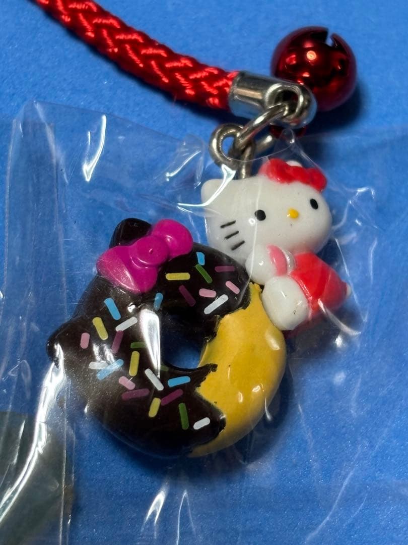 ご当地キティ ソフトクリーム ドーナツ 根付け 3点セット - メルカリ