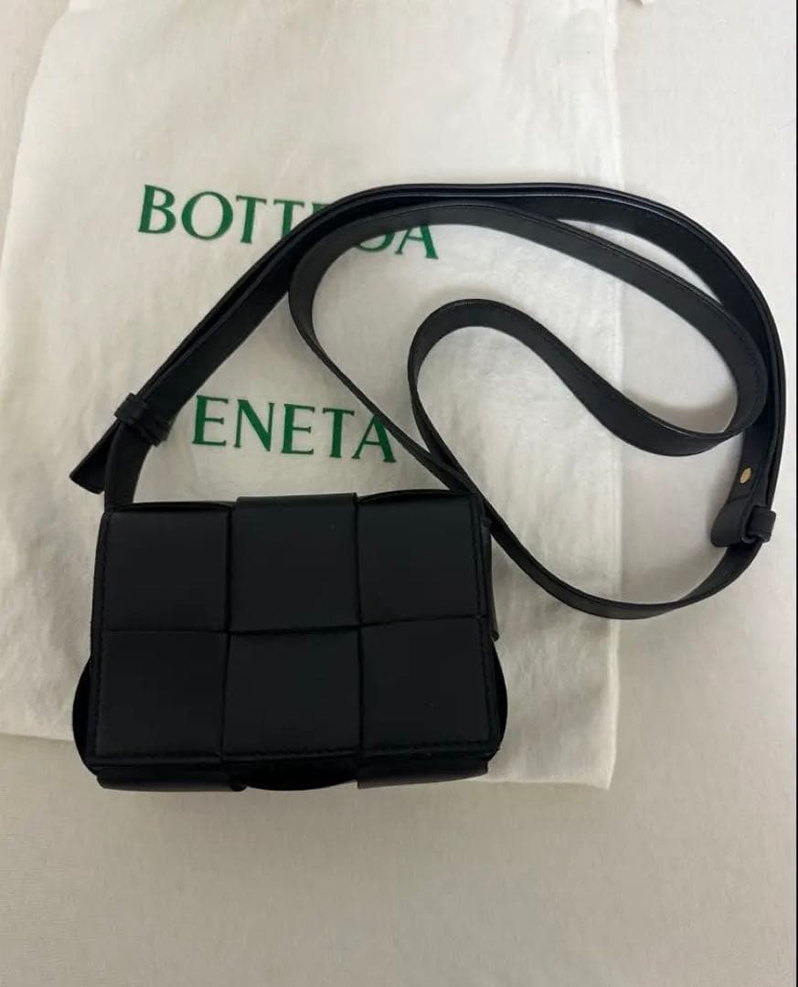BOTTEGA VENETA キャンディカセット ショルダー バッグの通販はau PAY