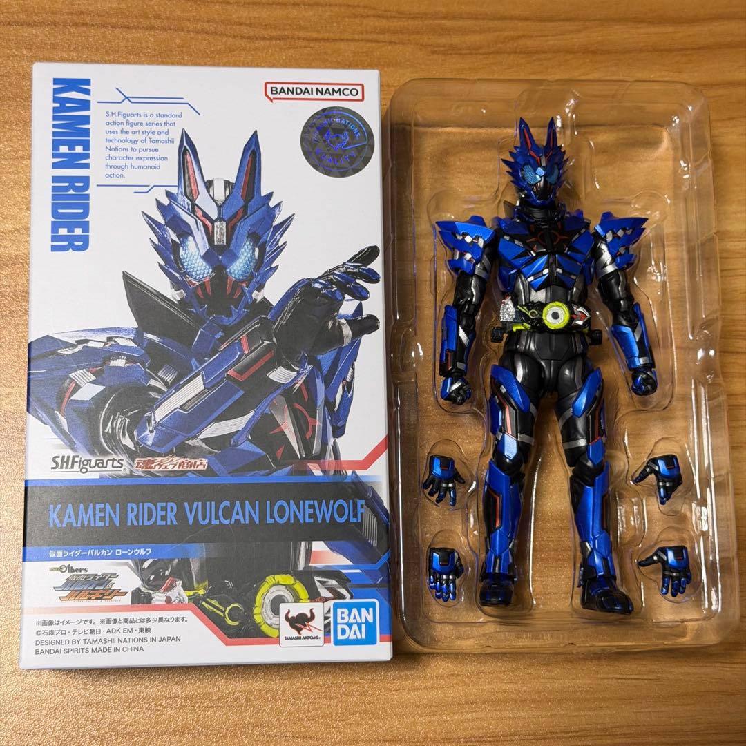 【開封美品】フィギュアーツ バルカンローンウルフ ゼロワン Others」より「仮面ライダーバルカン ローンウルフ」が