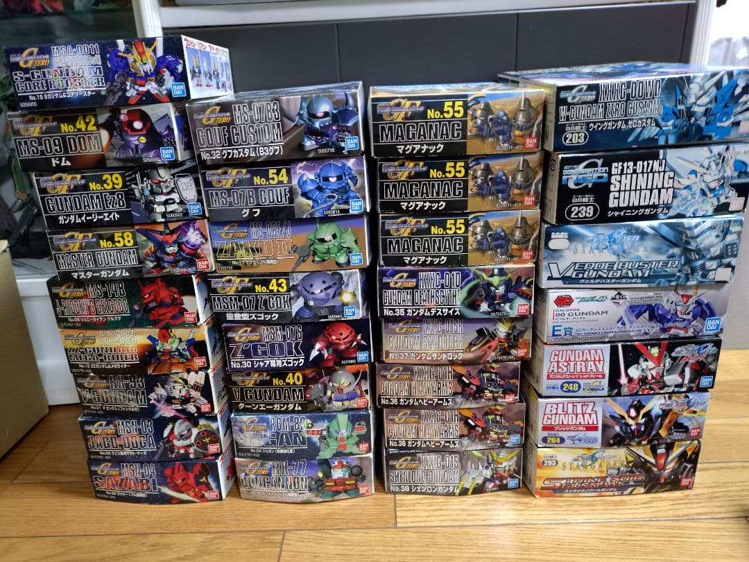 SDガンダムプラモ未組み立てセット　オマケ付き 未組立 バンダイ 元祖SDガンダムワールド 0072 暗黒卿マスターガンダム