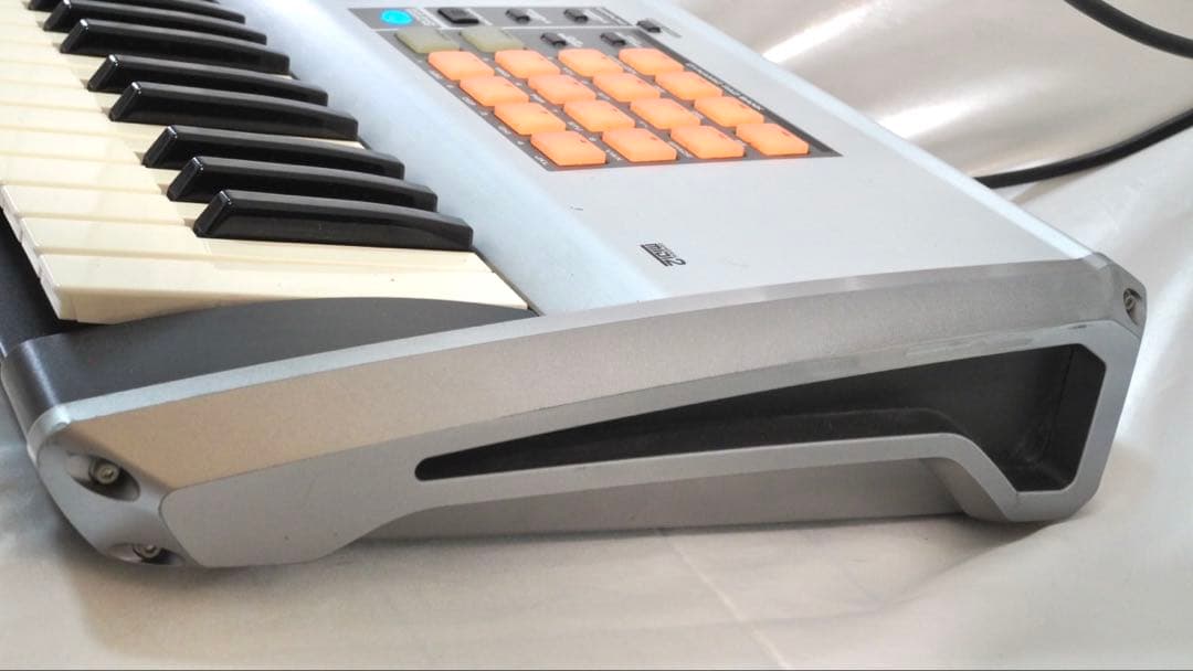 Roland Fantom-X6 シンセサイザー 動作確認済み ※液晶難あり - メルカリ