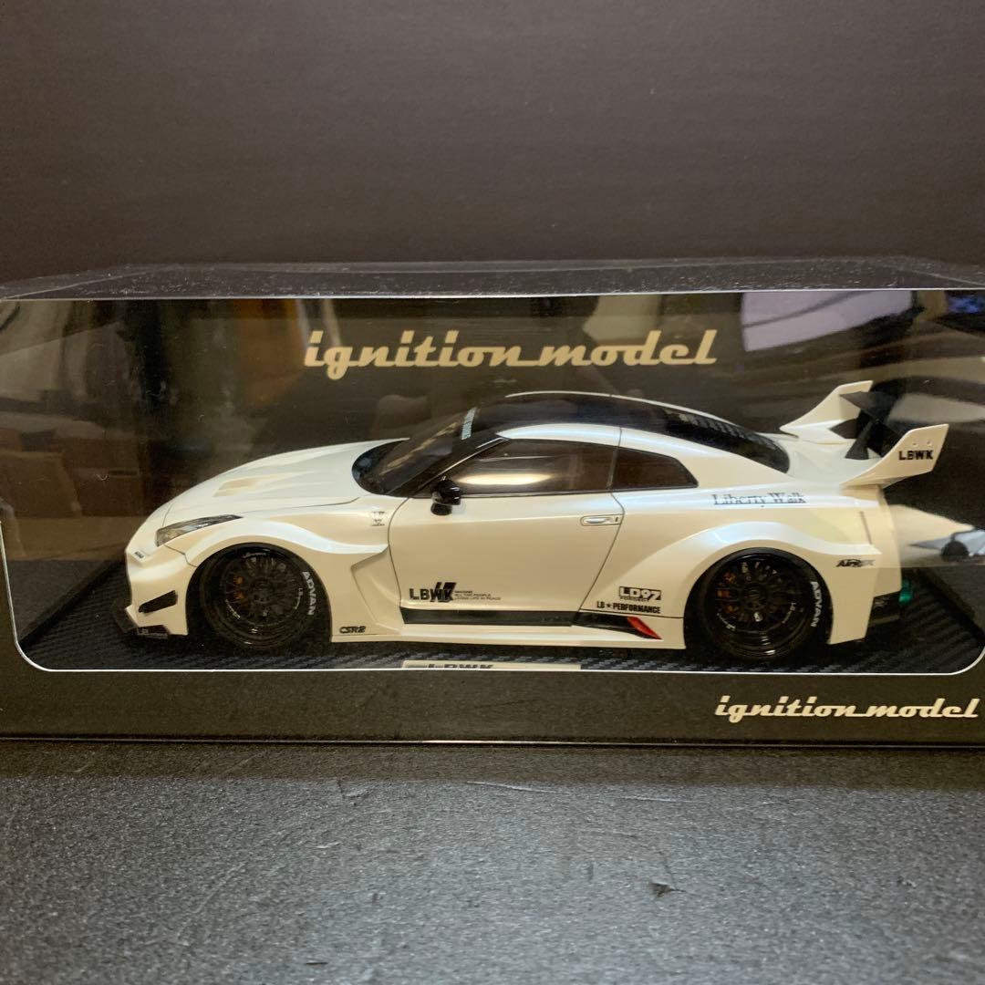 715✴︎ リバティーウォーク 35GT-RR 1/18スケールミニカー - メルカリ