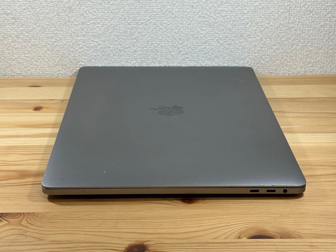 MacBook本体 MacBook Pro 15 2017 Touch Bar i7/16/250