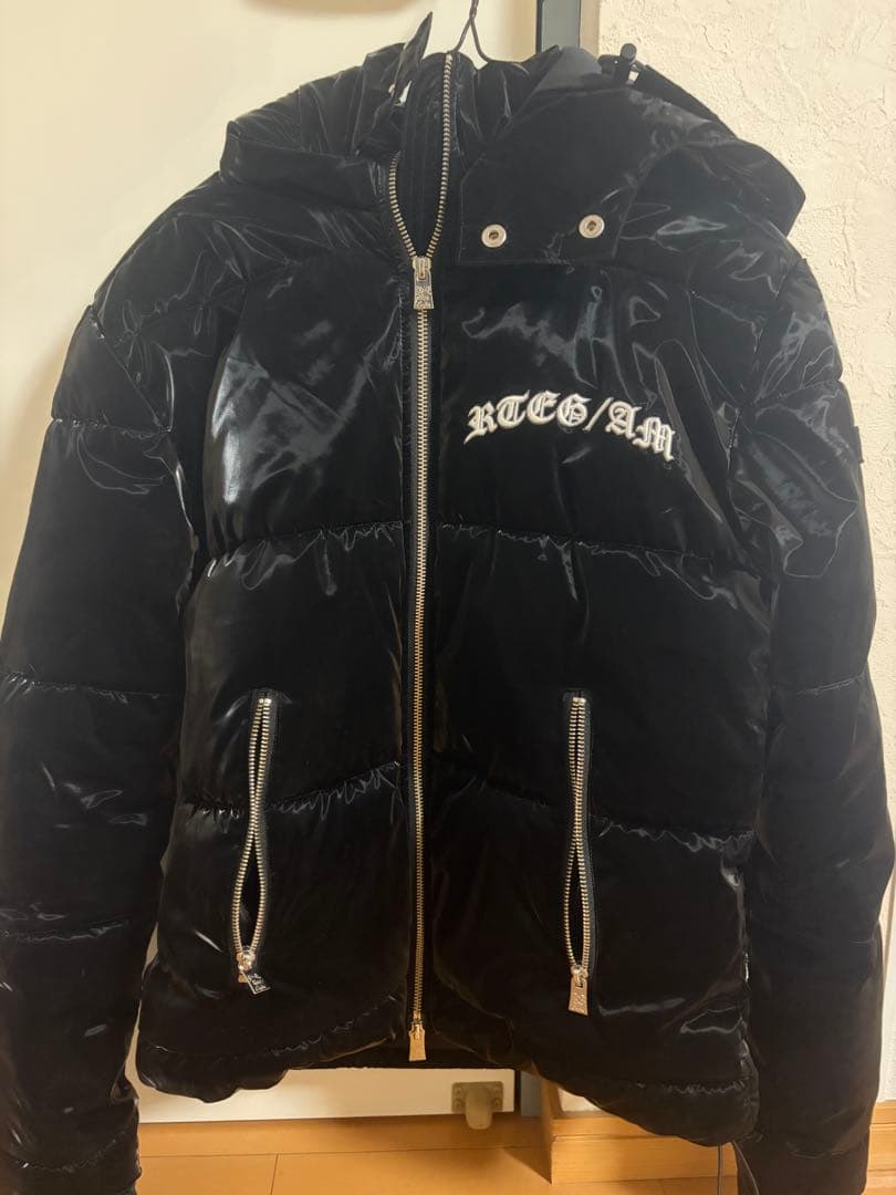 アダムスジャグラー ダウンジャケット - メルカリ