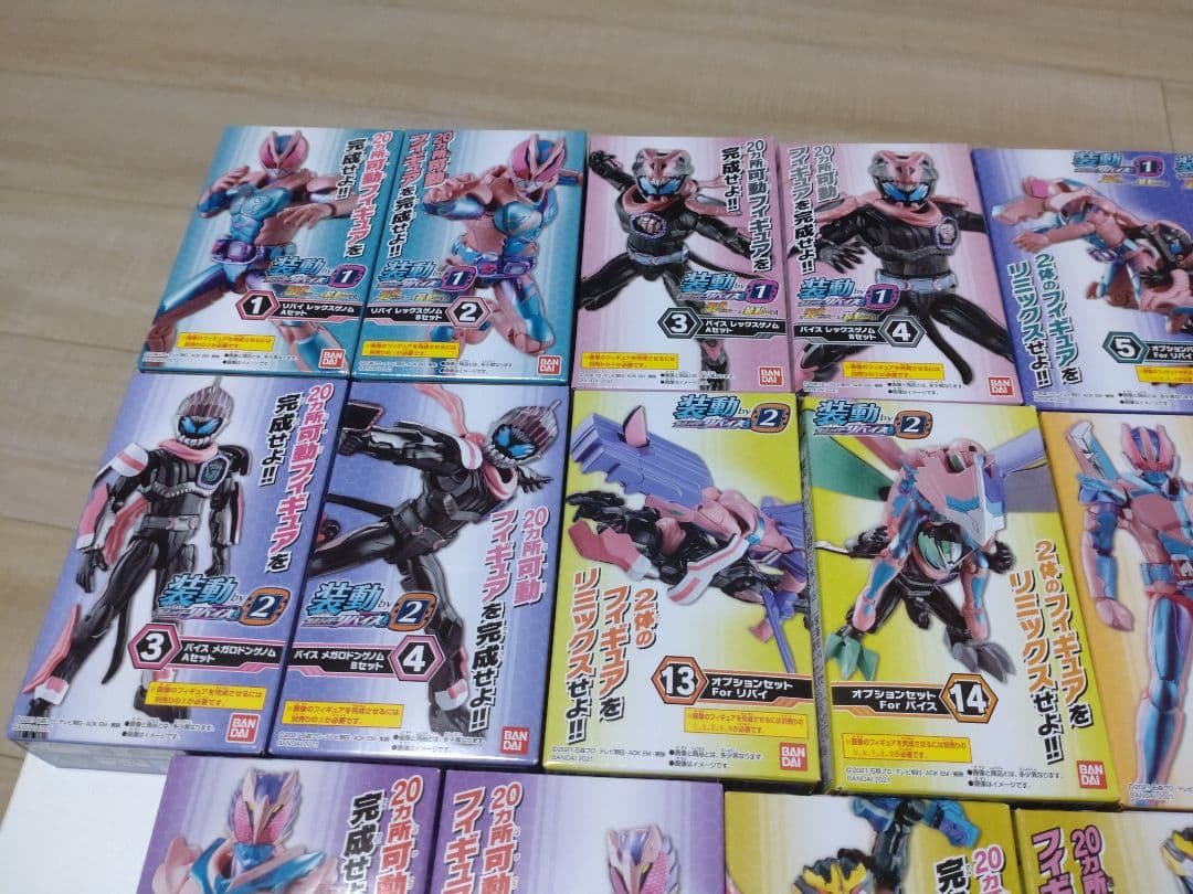 装動 仮面ライダー リバイス まとめ売り 45箱 - メルカリ