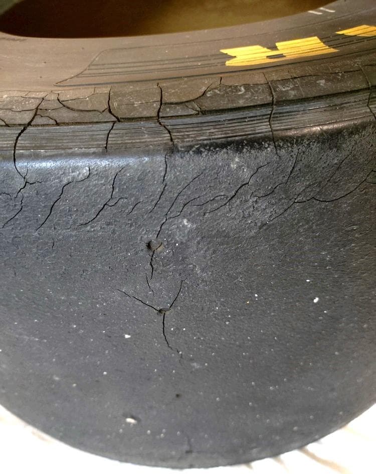 F1使用タイヤ GOODYEAR EAGLE F1 テーブル 置物 希少品 - メルカリ