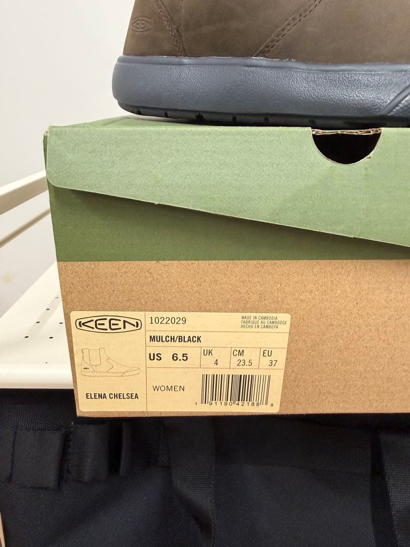 KEEN エレナチェルシー 23.5cm