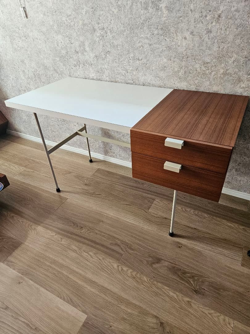 美品　メトロクス　デスク　F031 シンプルでコンパクトなデザイナーデスク F031デスク | METROCS OnlineShop