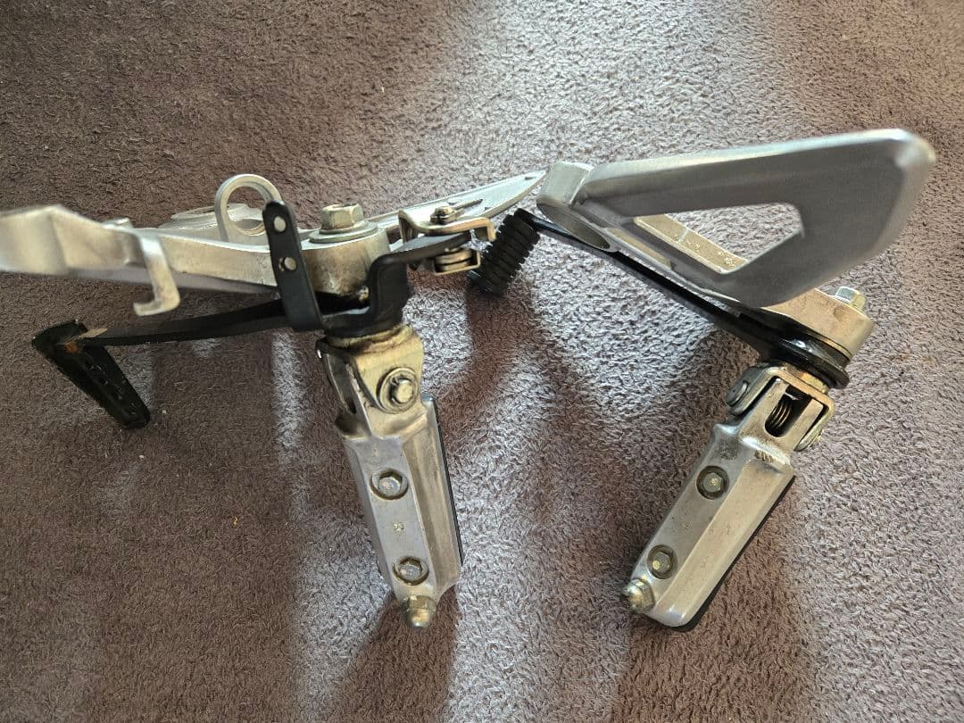 CB250R MC52 2018 純正ステップ 左右セット - メルカリ