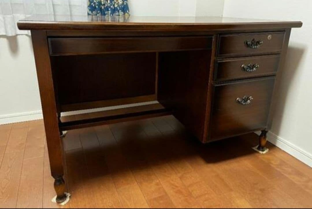 ​【関東圏限定お届け】 karimoku カリモク コロニアル調 書斎机 鍵付 楽天市場】カリモク 書斎机 コロニアル デスク 幅1520mm【SC5041JK