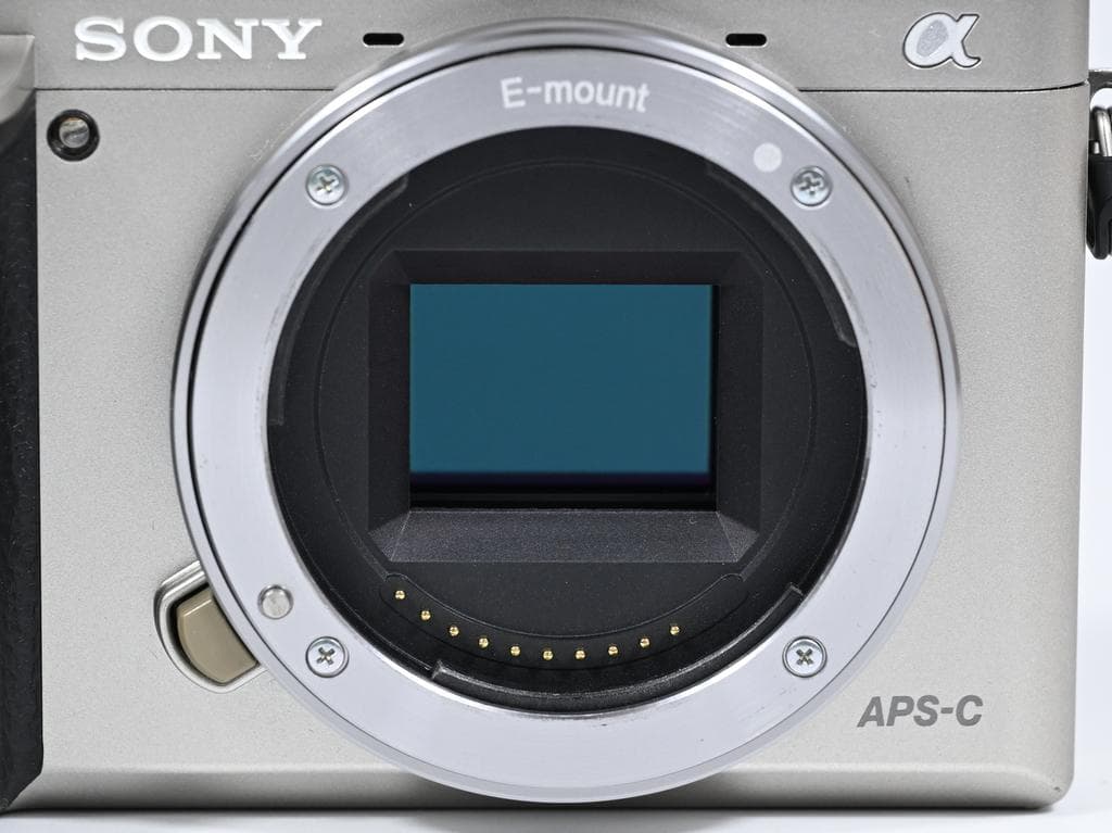 【美品】 ソニー α6000 ILCE-6000 ボディ 《ショット数6692》