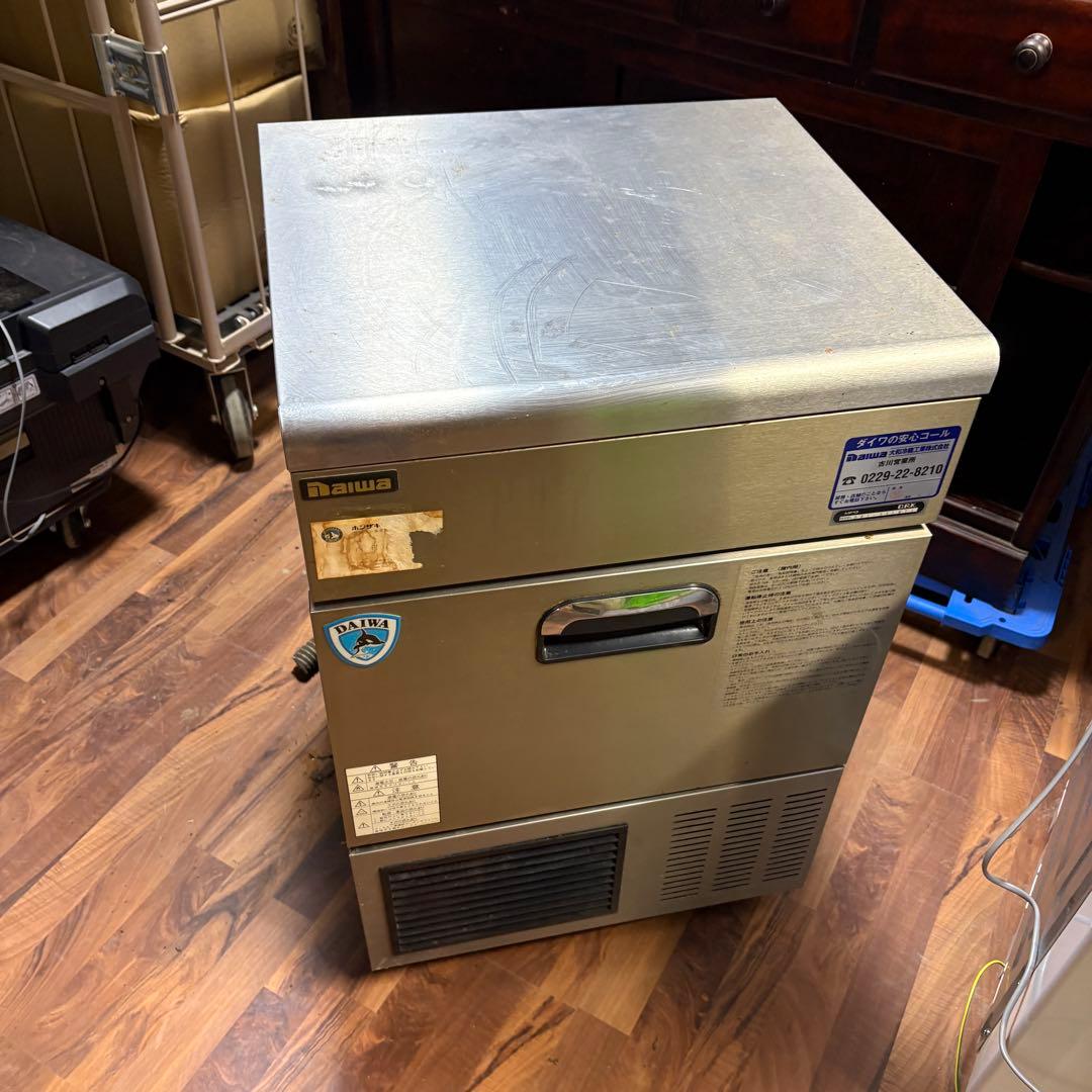 送料設置込み　ダイワ 製氷機 全自動製氷機 35kg DRI-35LMT1 バーチカルタイプ製氷機 LMEシリーズ | 製氷機 | 製品情報 | 大和冷機