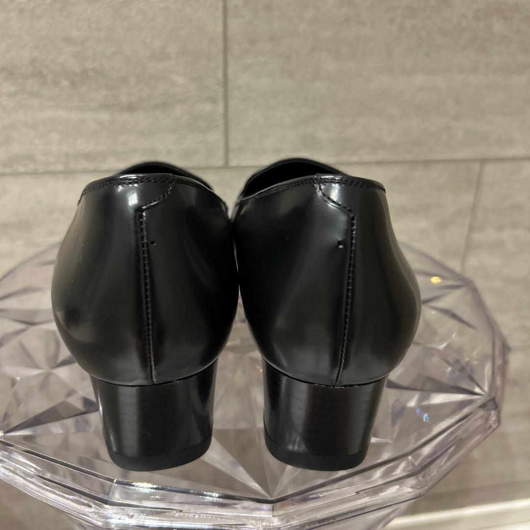 新品　未使用　アシックスブラックローファー ゴールドチェーン装飾　24.5cm