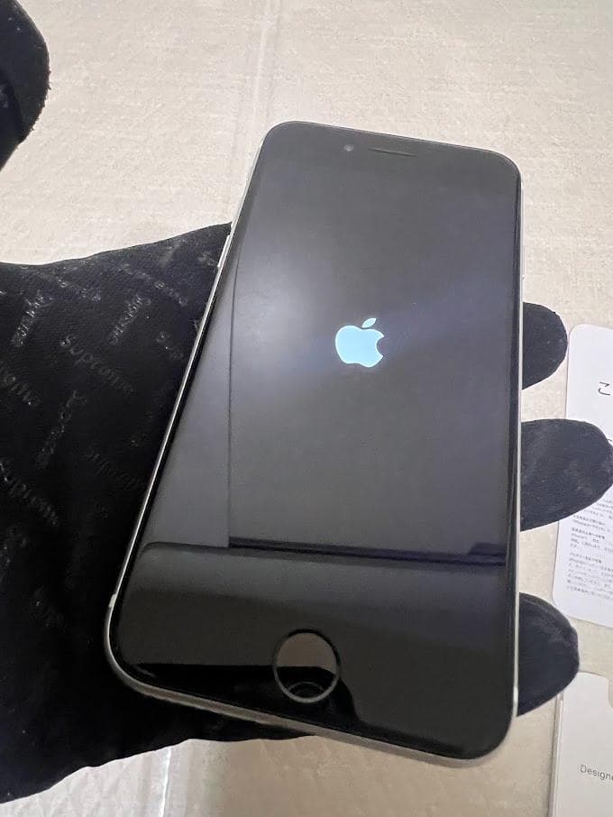 【極美品】Apple iPhone SE (第2世代) ホワイト 本体 iPhone SE 第2世代 64GB ホワイト SIMフリー iPhone SE（第2世代） [AT