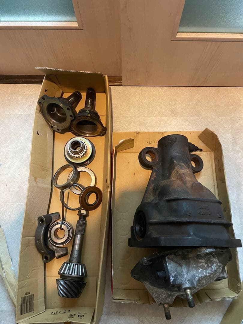 R200 6穴　ABS有りデフケース　その他付属品 LSD向け 日産 純正 R200 サイドフランジ 6穴 6H 左右セット 31Φ 31パイ 30