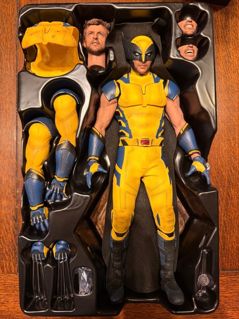開封品】ホットトイズ ウルヴァリン ボーナスver - メルカリ