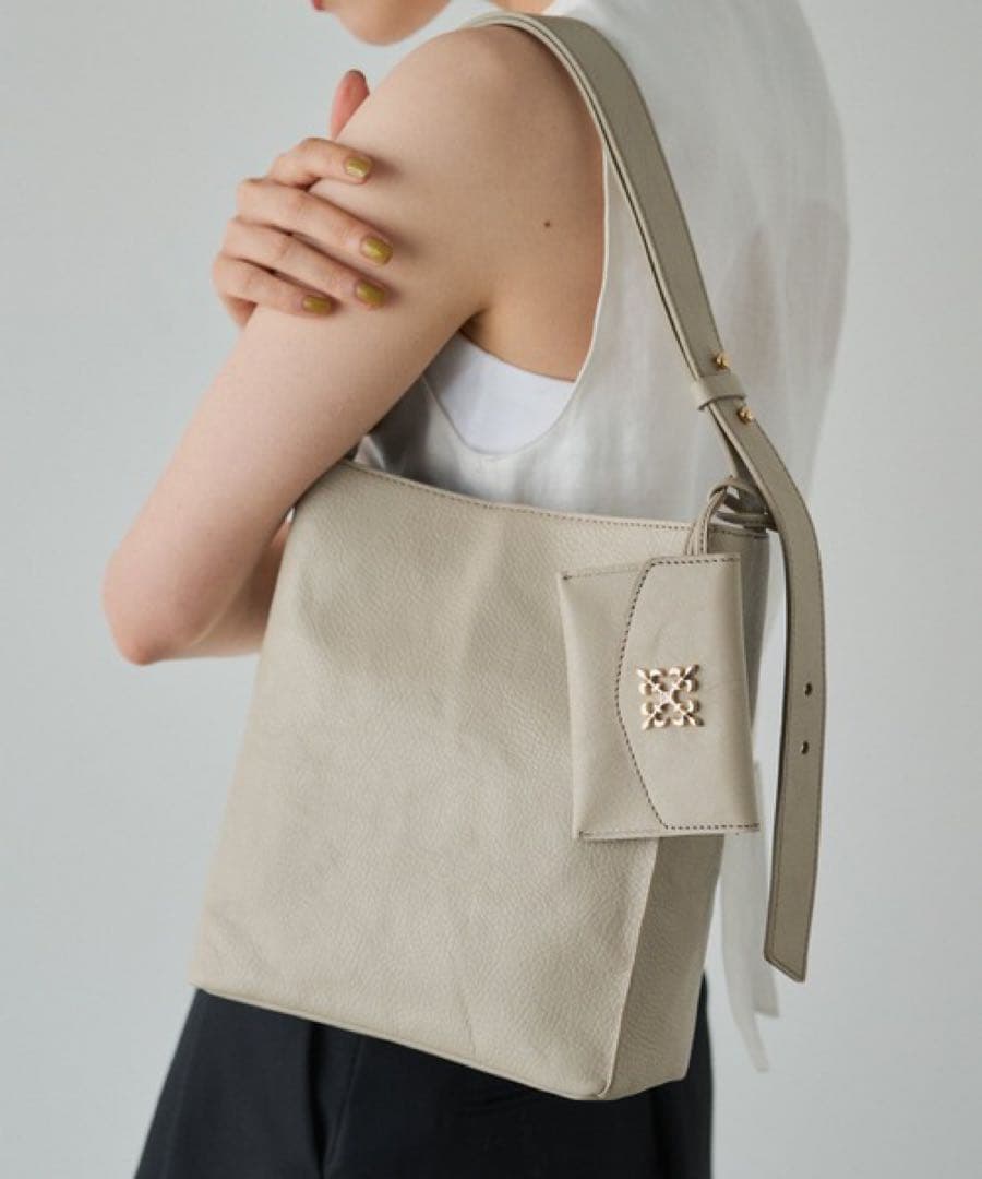 ラシット スクエア ワンショルダーバッグ グレージュ モノグラムカード