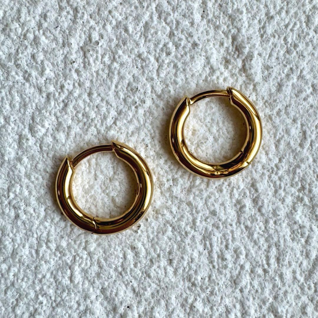 TOM WOOD トムウッド ゴールド Classic Hoop Small TOM WOOD（トムウッド） ピアス Classic Hoop Small Gold クラシック