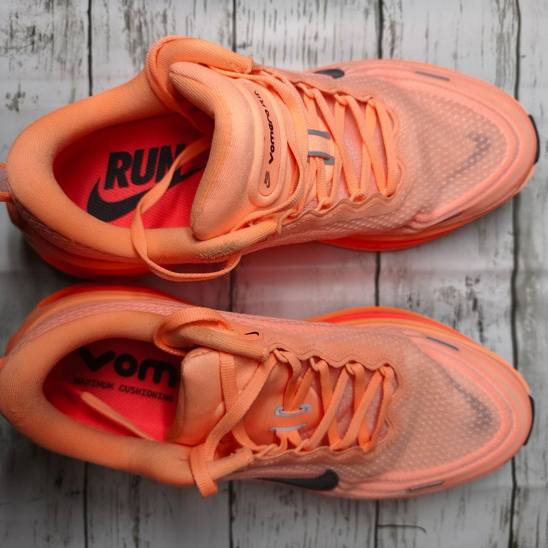 ナイキ　ボメロプラス 25.5cm NIKE VOMERO PLUS