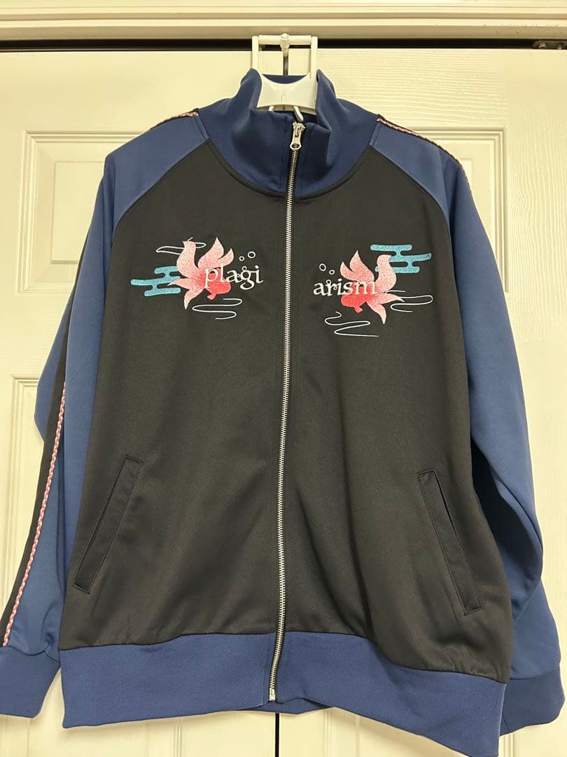 ヨルシカ　ジップアップジャケット　ジャージ　盗作　再演　Lサイズ 商品詳細ページ | ヨルシカ official store | 盗作再演 ジップアップ