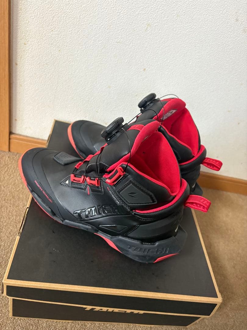 TAICHI RSS013 バイク用靴 ブラック/レッド　26.5cm