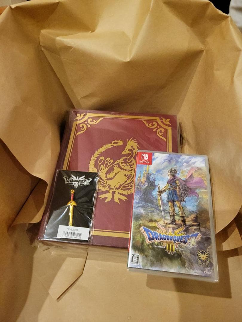 あ*)様 【新品未開封】ドラゴンクエストIII　収納ボックス、ロトの剣 ピンズ付 スクウェア・エニックスのオンラインストア・e-STOREでの購入特典と