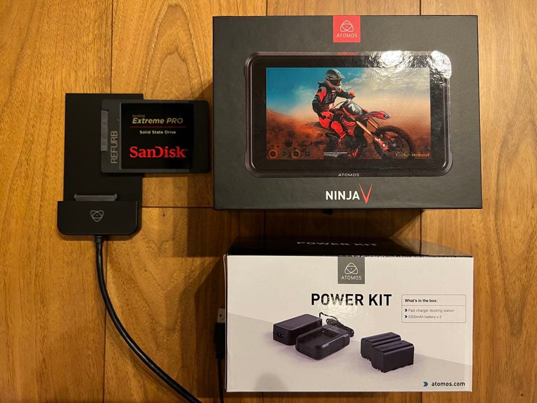 ATOMOS NINJA V＋バッテリー＋ドッキングステーション＋SSD480G Atomos Ninja V 4K HDMI Recording Monitor Pro Kit with AtomX SDI
