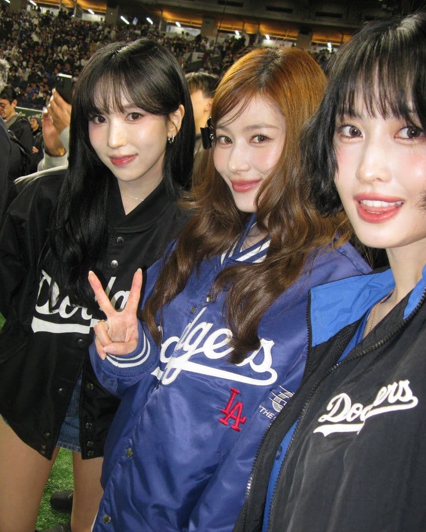 完売品】ワンオクTAKA、TWICE SANA着用 ドジャース スタジャン - メルカリ