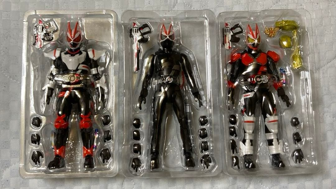 s.h.figuarts 仮面ライダーギーツ　タイクーン　ナーゴ　バッファ