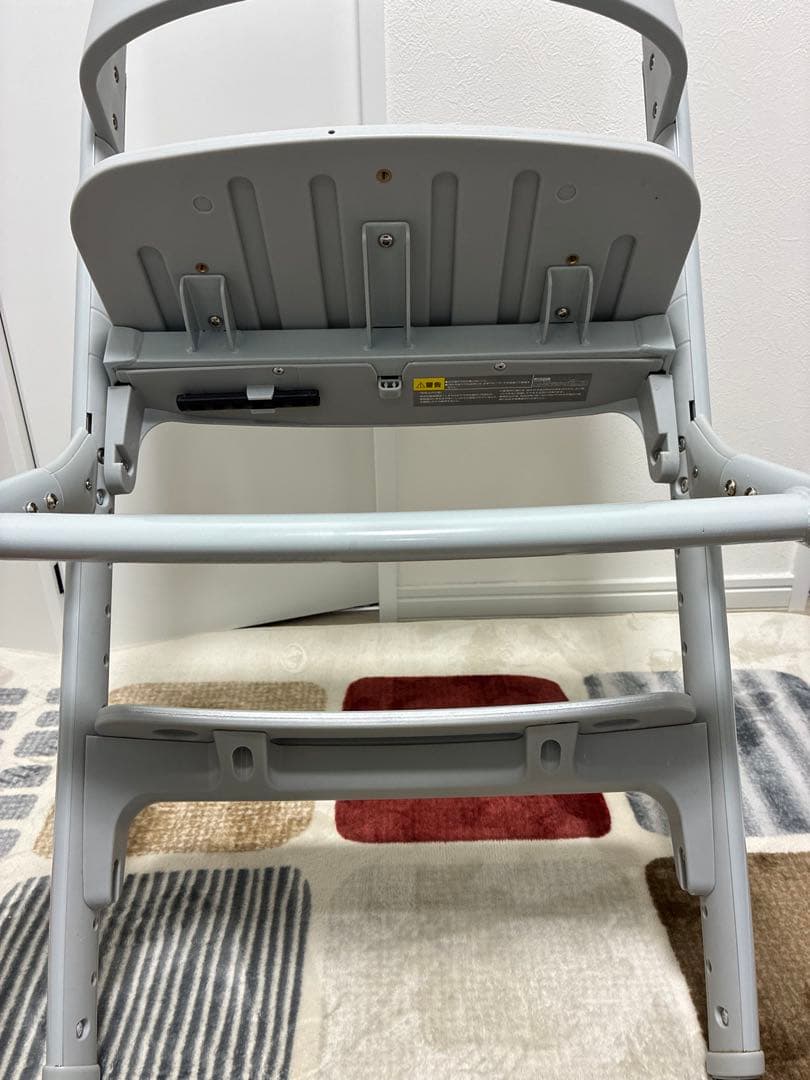 9枚目に傷ありのため値下げ【美品】NOVUS ベビーハイチェア - ベビー