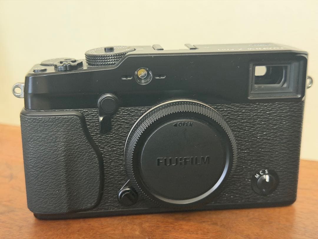 富士フィルム X-Pro1 ミラーレスデジタルカメラ グリップ縦吊り改造