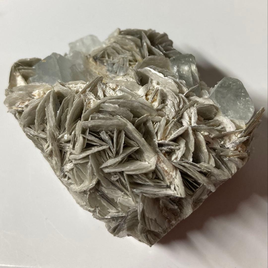 100ｇ超　アクアマリン　モスコバイト　共生鉱　クラスター　スカルドゥ　ナガール アクアマリン＆モスコバイト 12.4g パキスタン産 | mira Earth