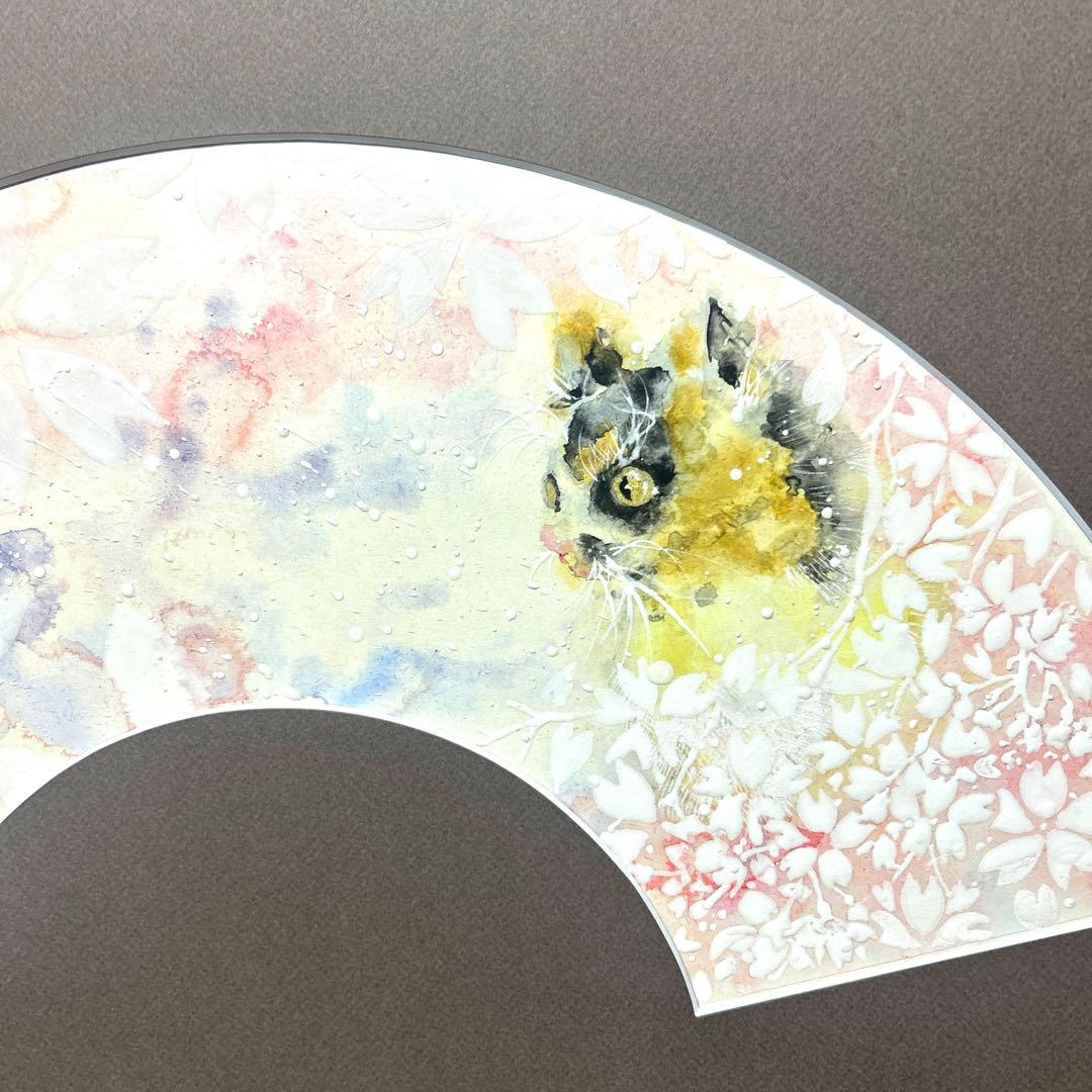 日本画「さくら 三毛 扇あつらえ」 幸福の三毛猫